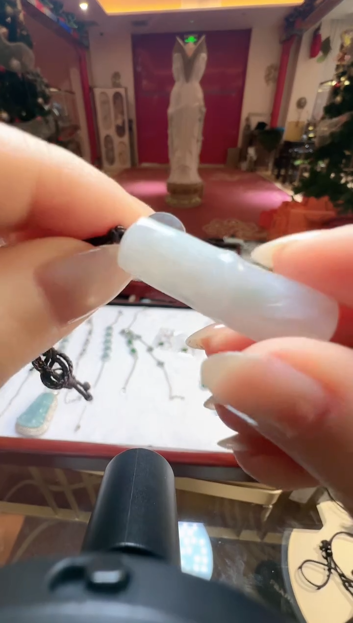 【闪购商品】翡翠吊坠(不含链)未镶嵌翡翠