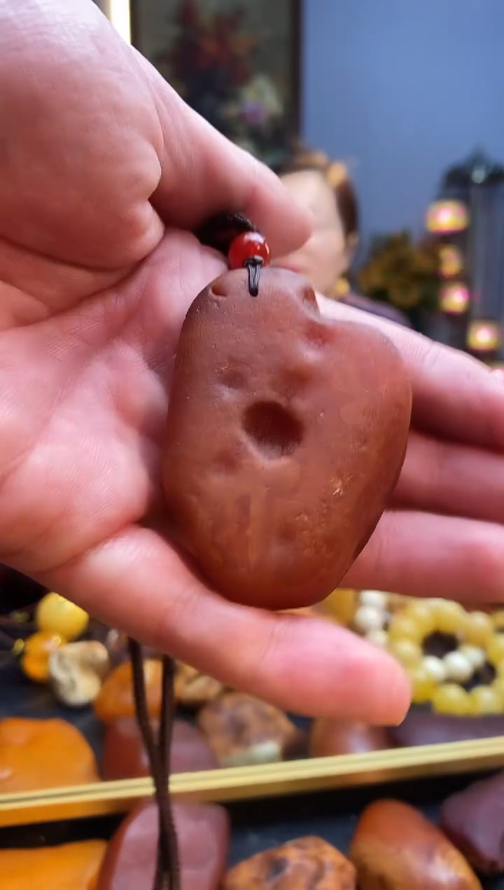 琥珀颈饰未镶嵌挂件