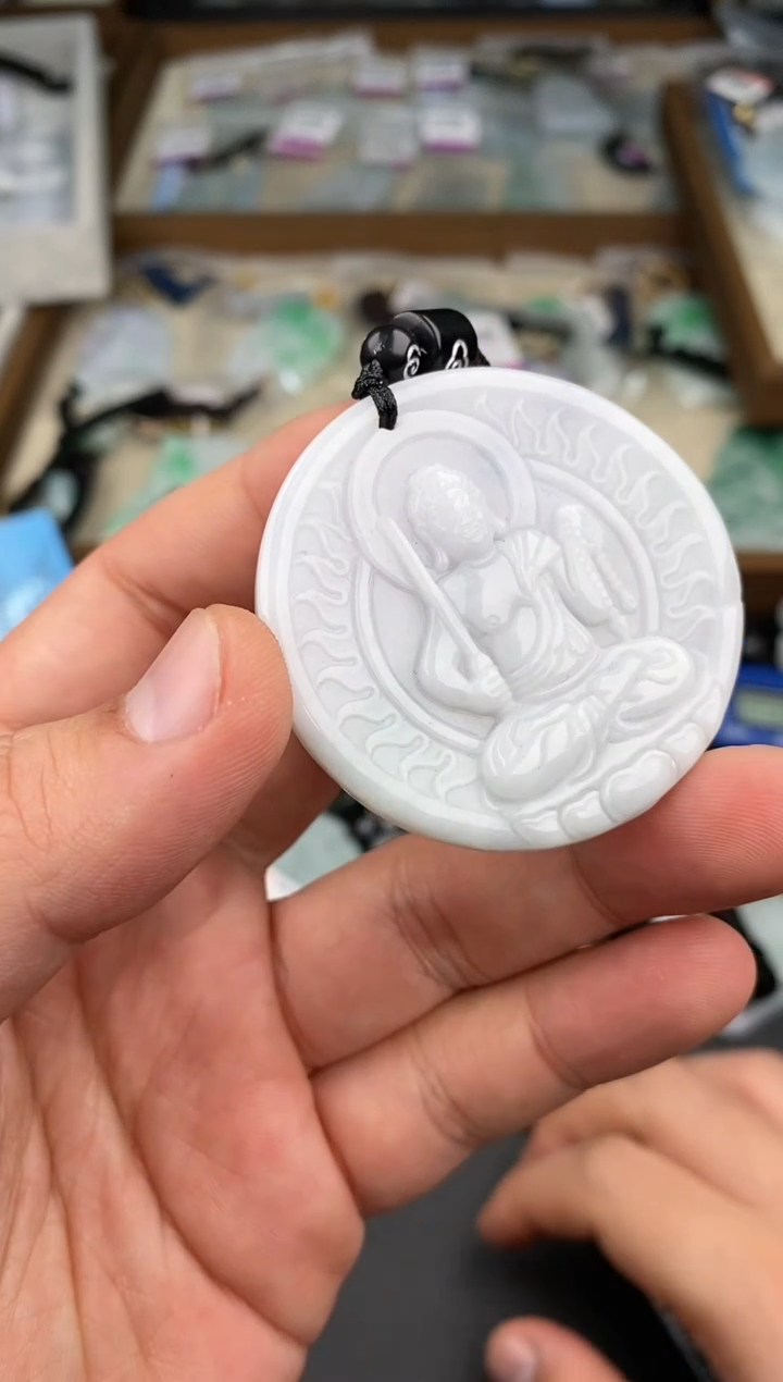 【闪购商品】翡翠颈饰未镶嵌  天然翡翠，一物一图