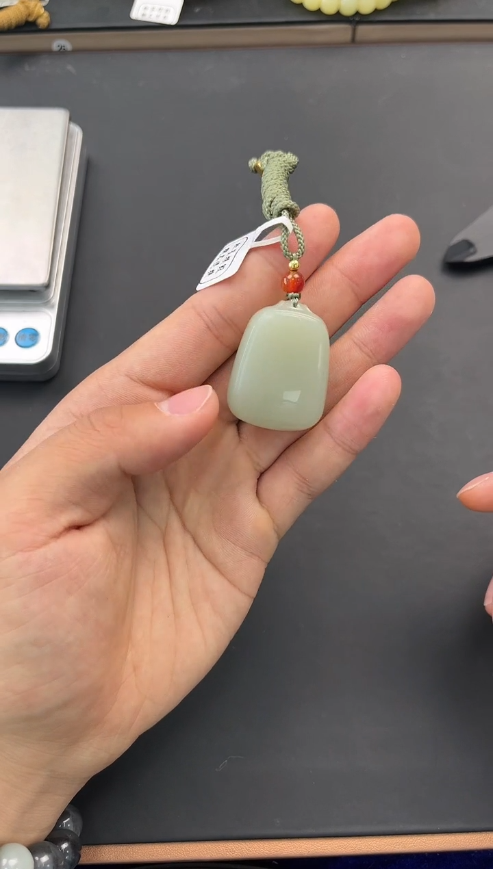 未镶嵌手串和田玉迪克兰无事牌微色差