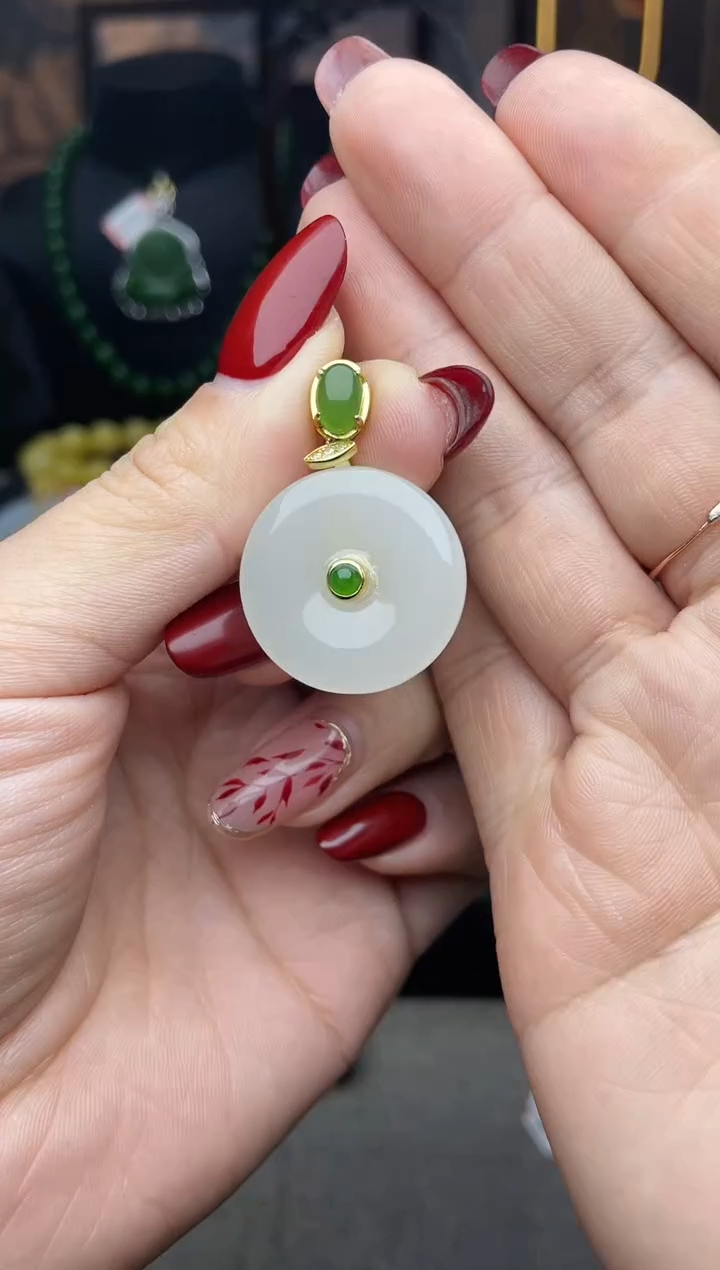 【闪购商品】和田玉颈饰银S925镶嵌吊坠