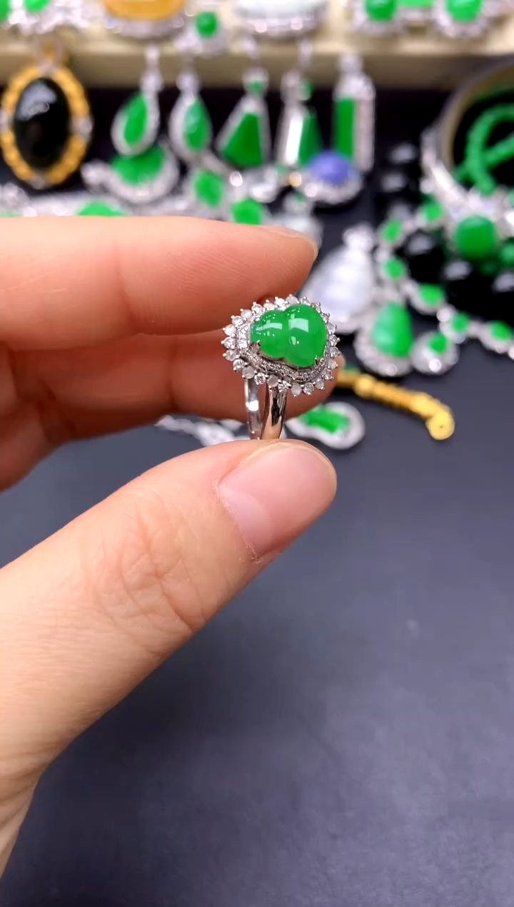 18K金镶嵌戒指翡翠209-中国好珍宝