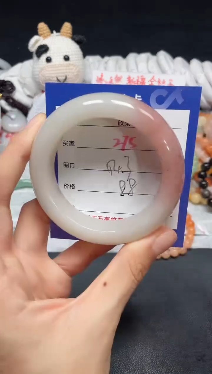 【闪购商品】石英质玉手镯未镶嵌275