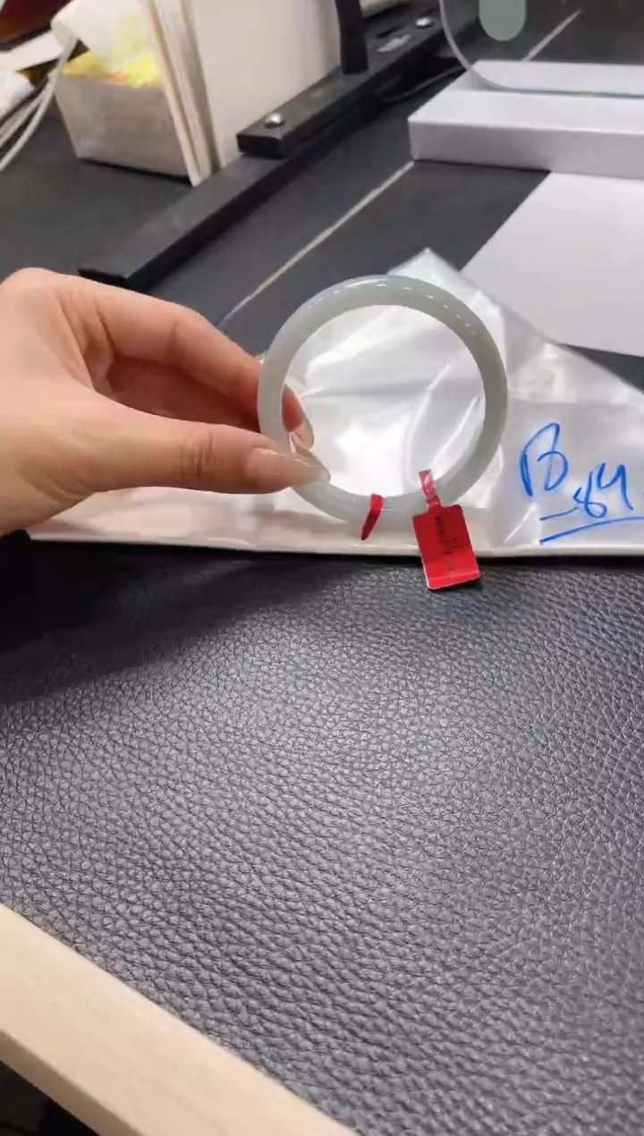 【闪购商品】翡翠手镯未镶嵌手镯