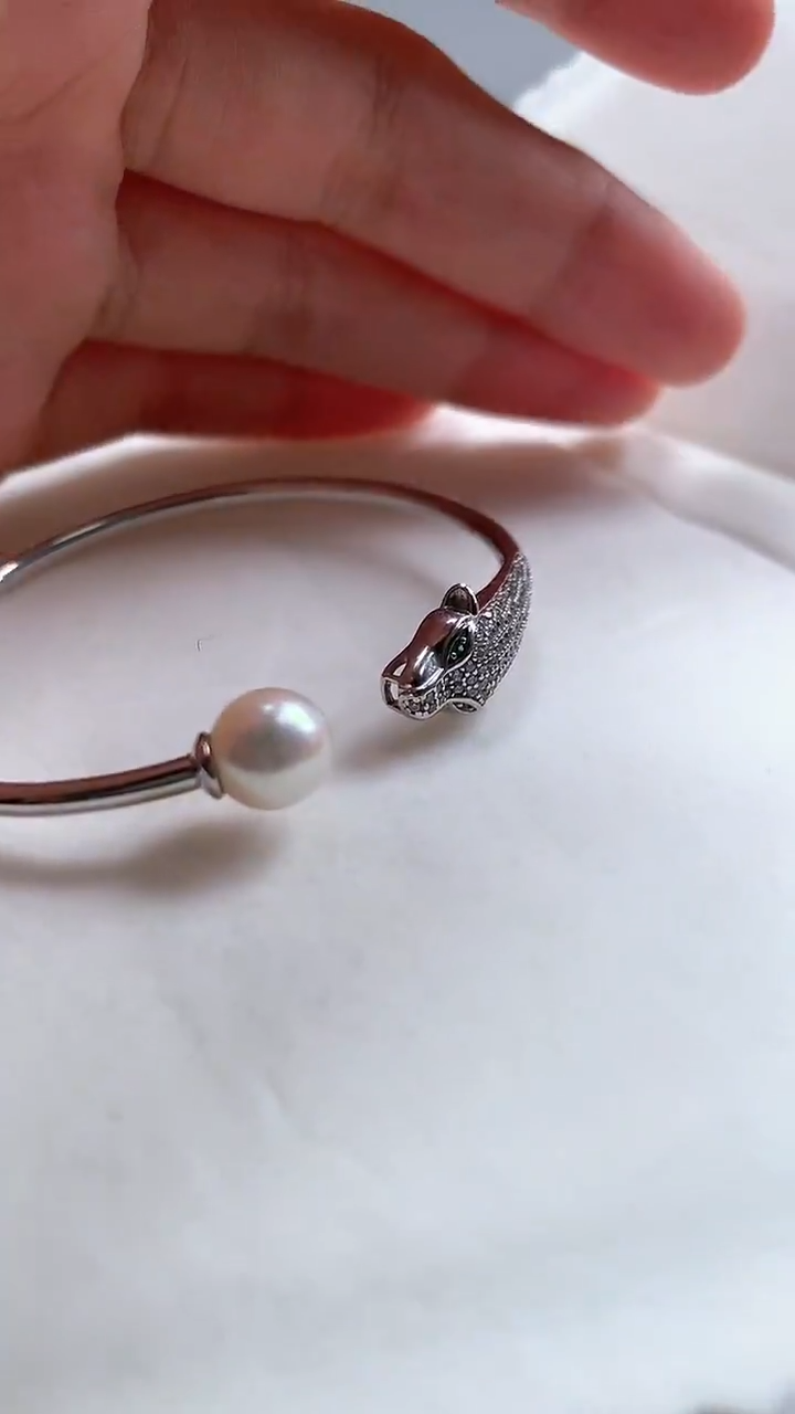 【闪购商品】海水珍珠手镯银S925镶嵌豹子款珍珠手镯