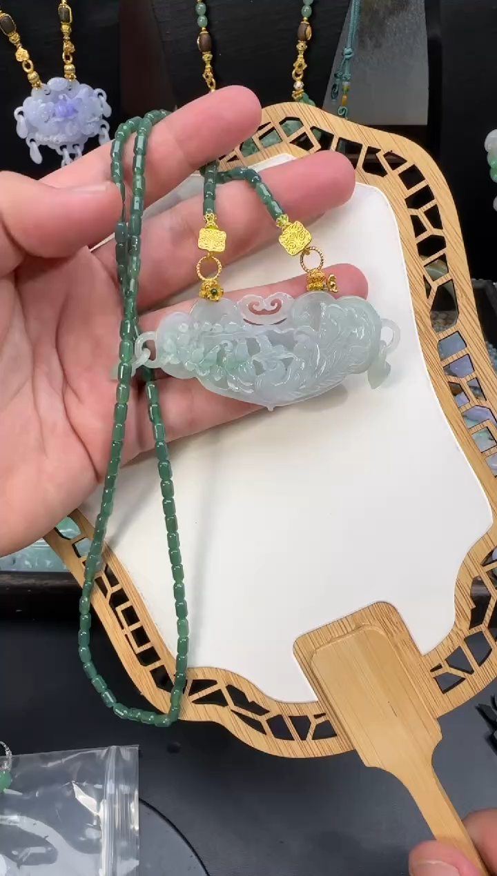 【闪购商品】翡翠颈饰未镶嵌拍照
