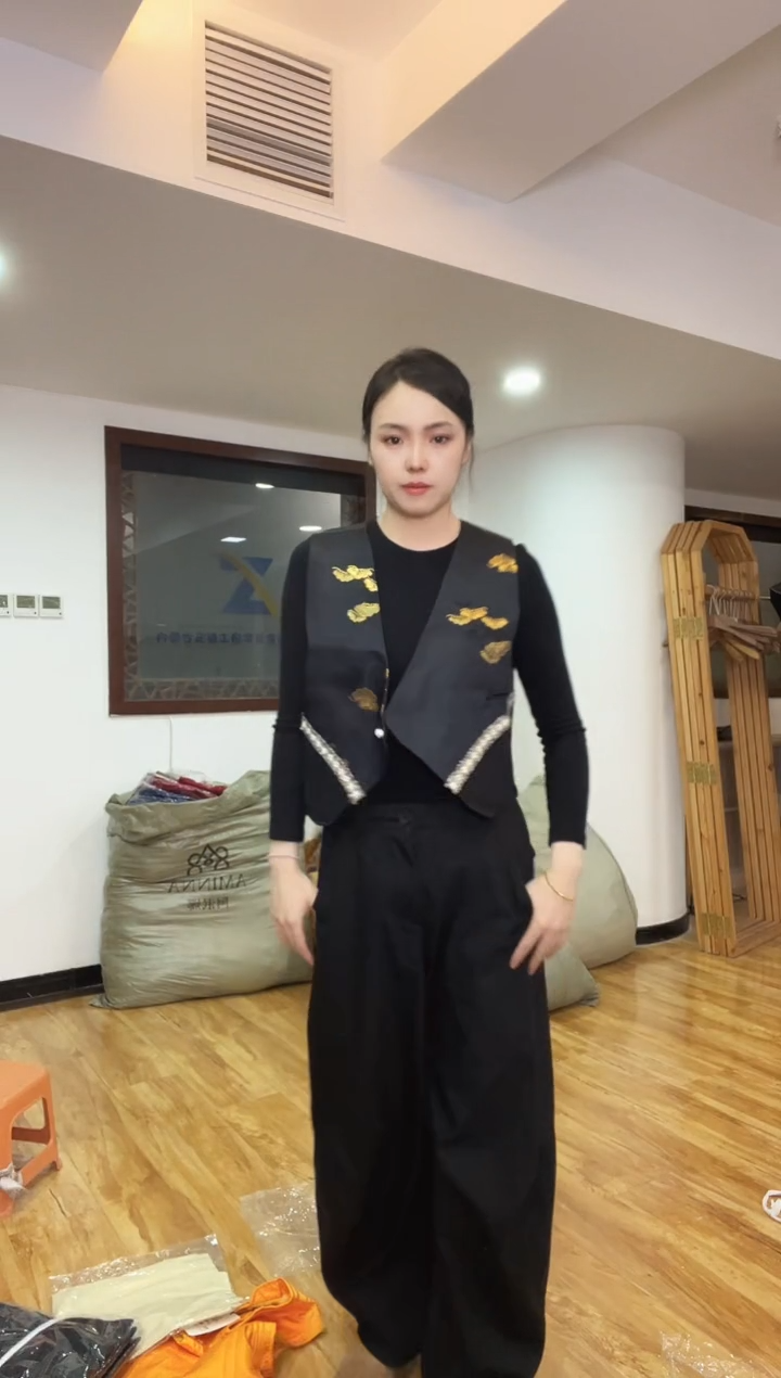 M码      115斤  马甲