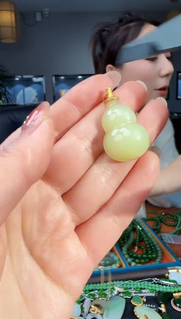 吊坠(不含链)18K金镶嵌和田玉1