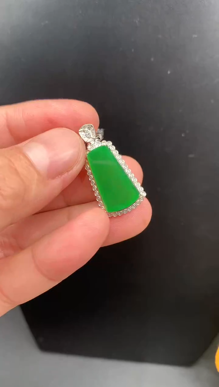 【闪购商品】翡翠颈饰18K金镶嵌一1540