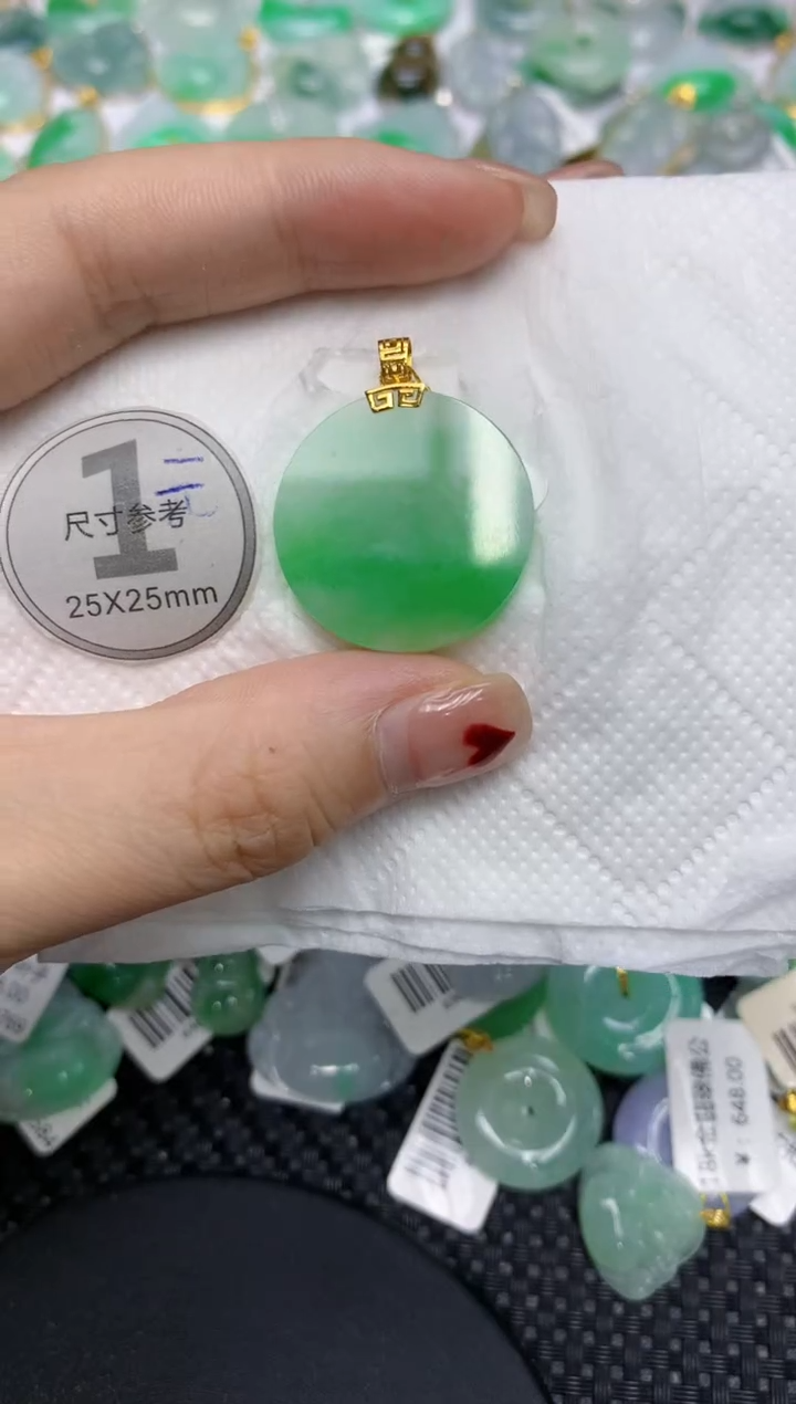 翡翠18K金镶嵌颈饰1111111