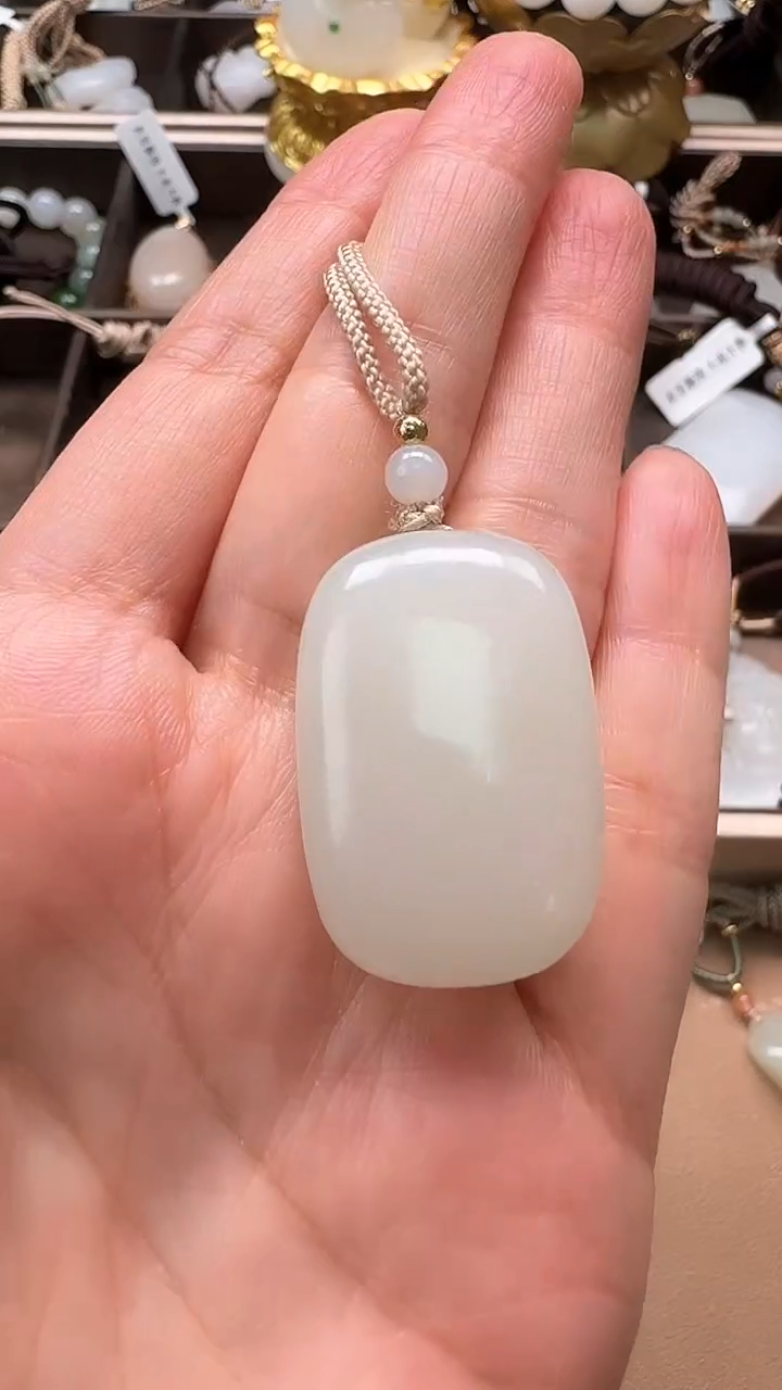 【闪购商品】和田玉吊坠未镶嵌面包牌