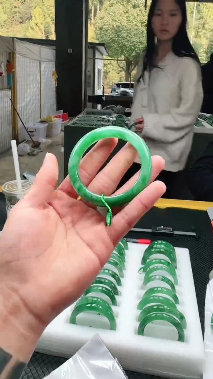 【闪购商品】石英质玉手镯未镶嵌1-天然非洲翠手镯