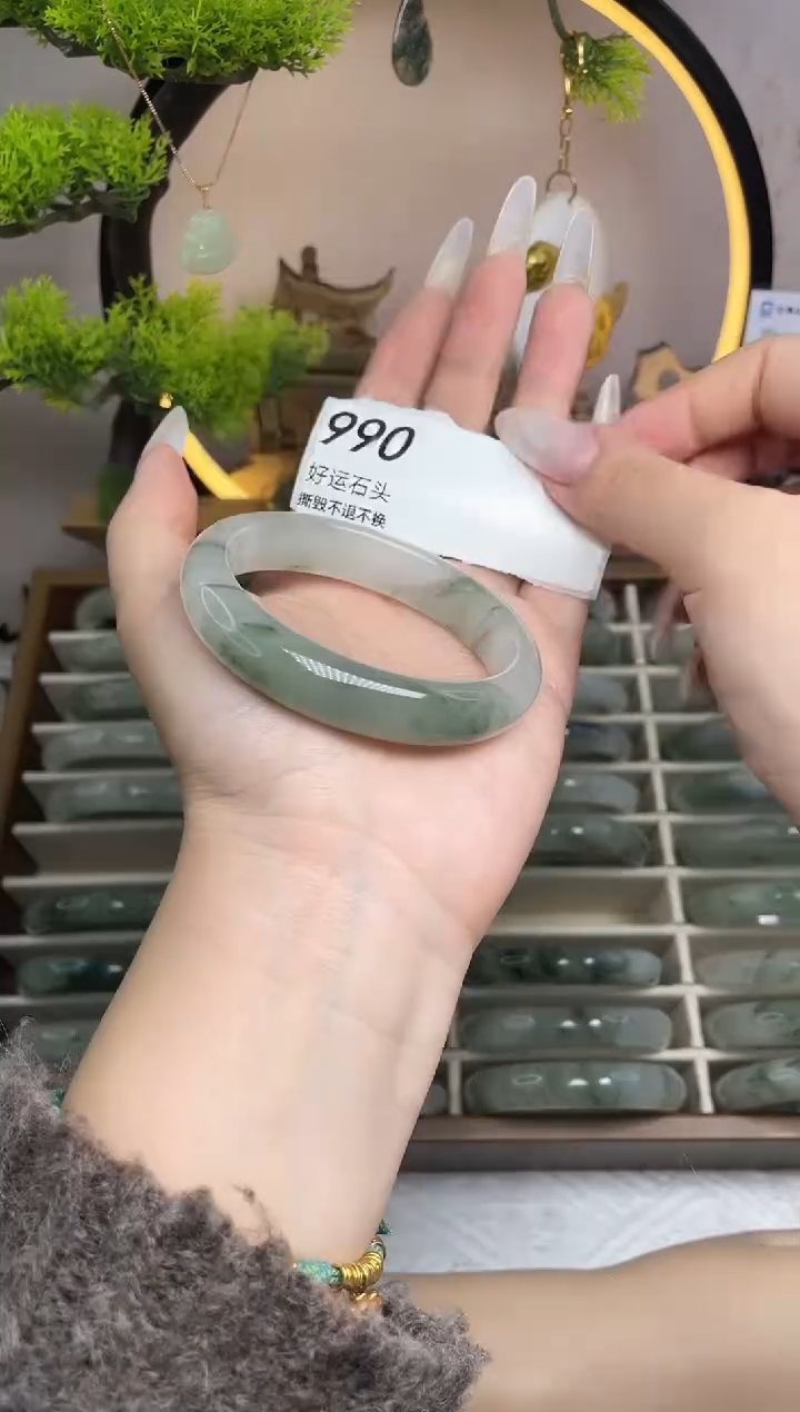 未镶嵌手镯石英质玉990