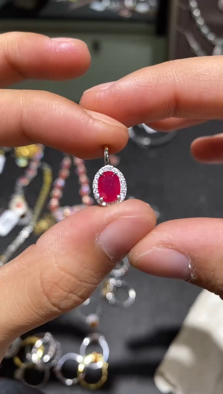 颈饰银S925镶嵌红宝石吊坠