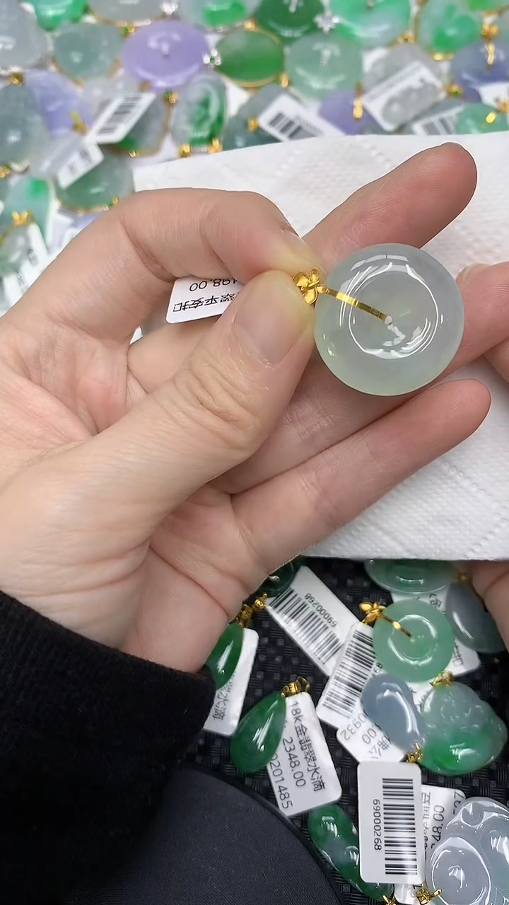 颈饰18K金镶嵌翡翠111111111