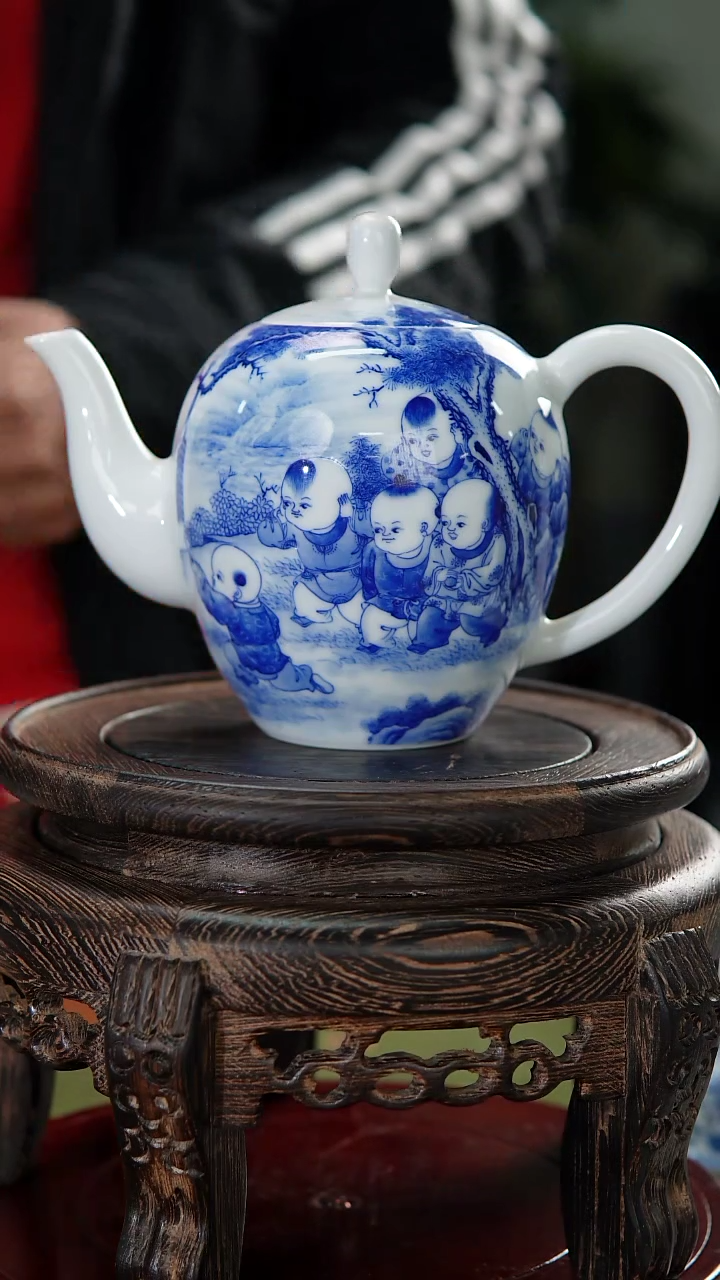 【闪购商品】039小王严选青花童子任务画片手把茶壶}