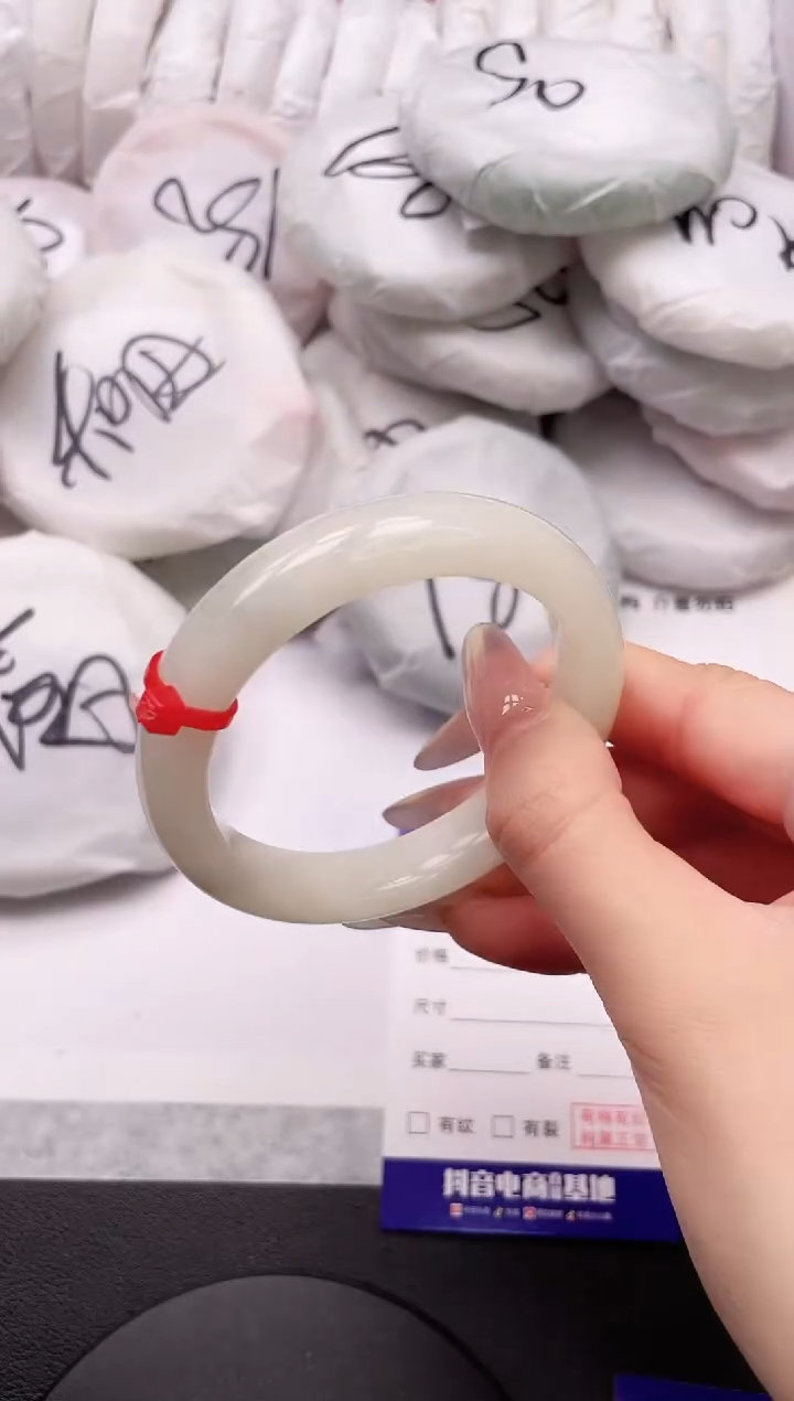 【闪购商品】和田玉手镯未镶嵌22L92-52