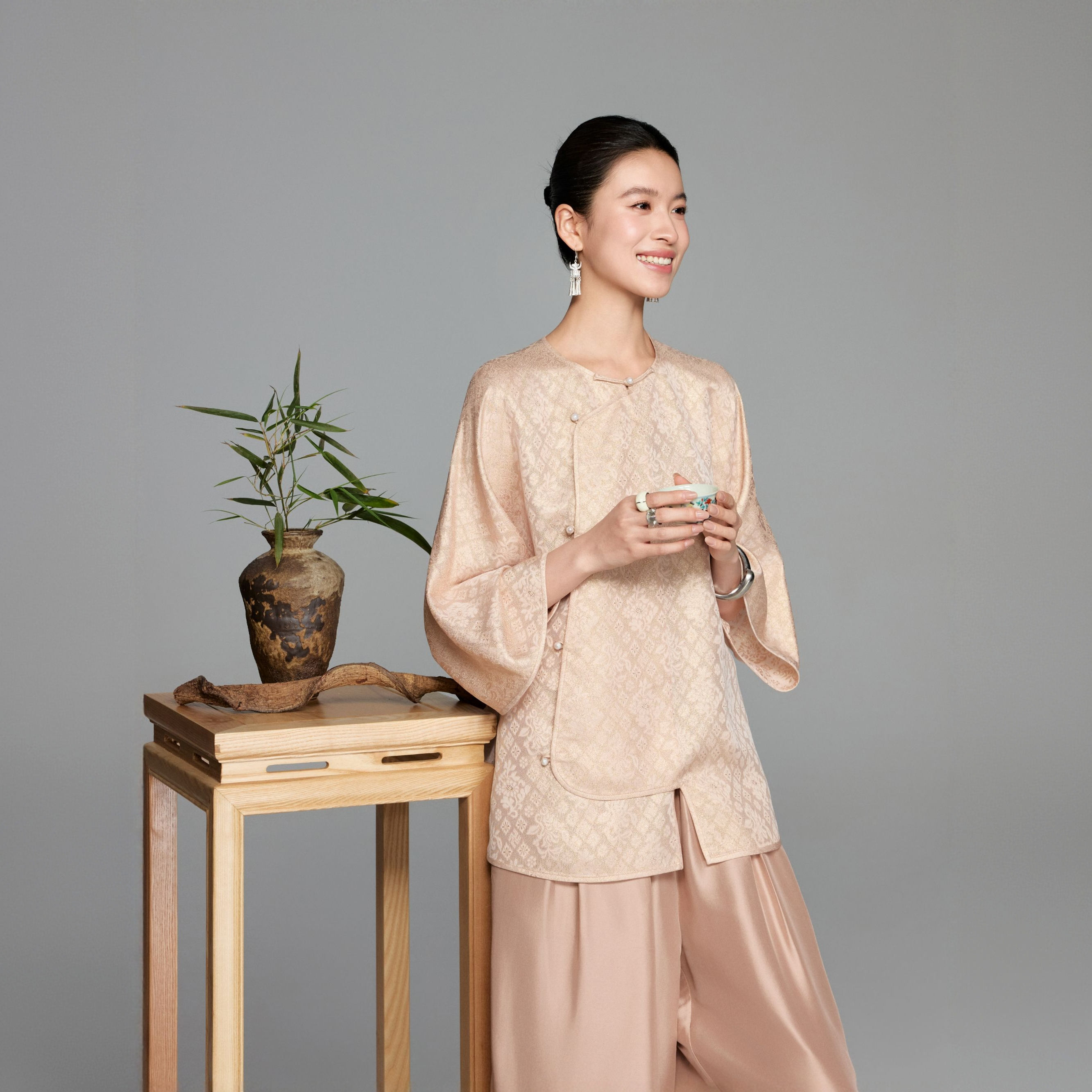 初见十三娘『白月光』新中式国风手工高定正娟绞罗桑蚕丝衬衫古典