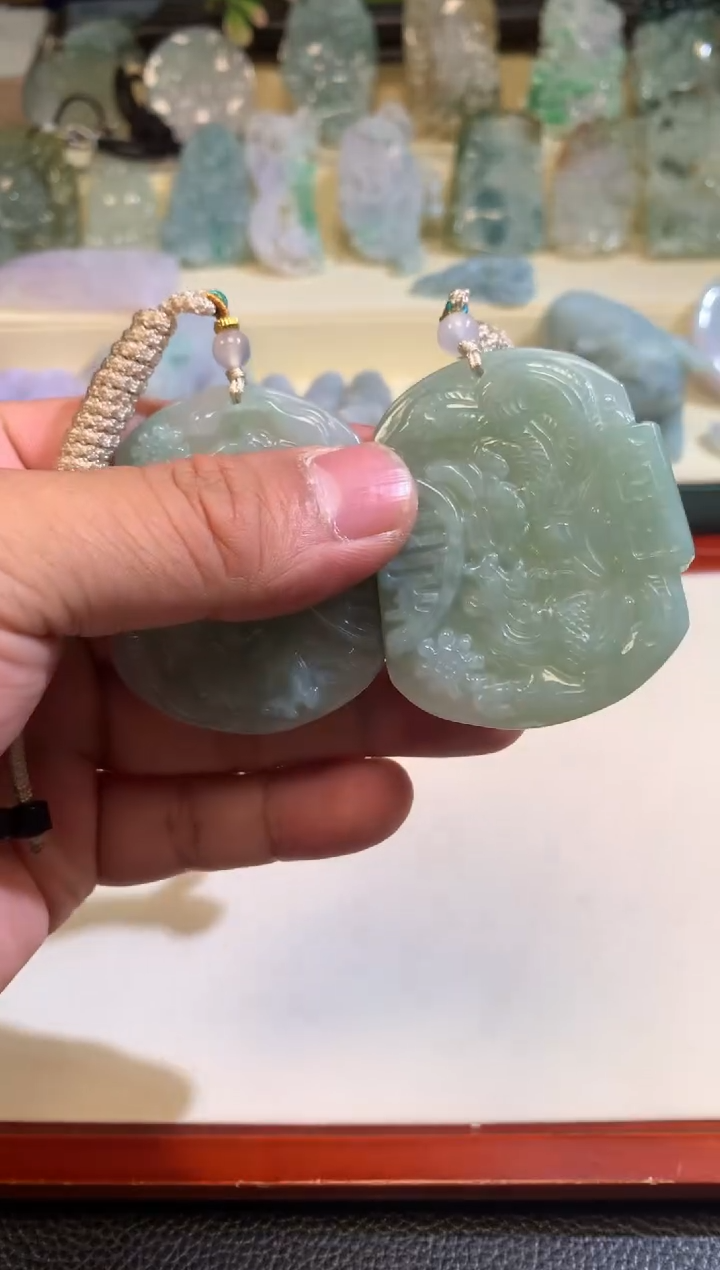 翡翠未镶嵌颈饰4/20/178