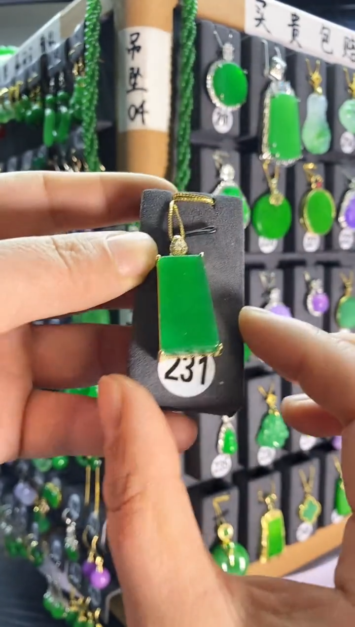 【闪购商品】翡翠耳饰银S925镶嵌231....