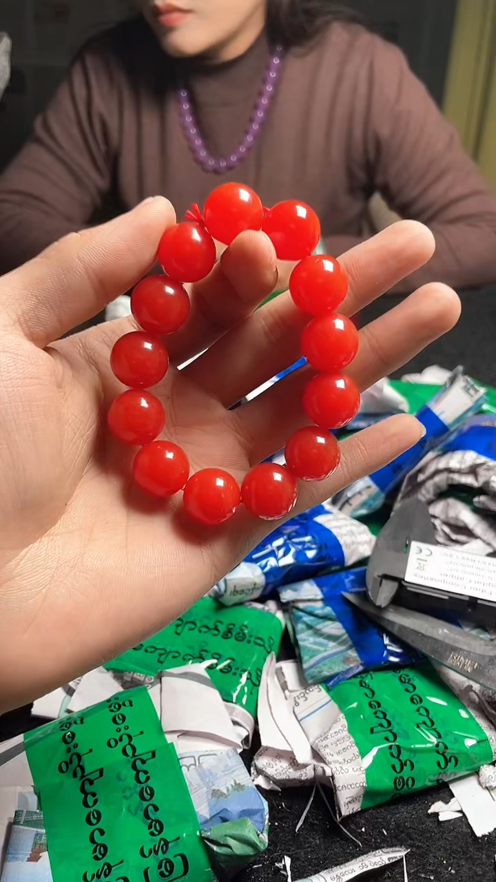 猛子收货满红手串