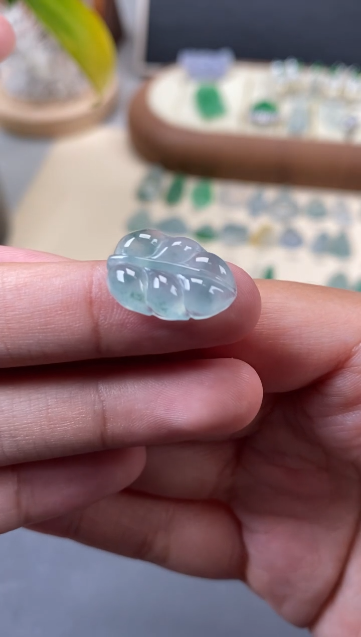 翡翠未镶嵌颈饰翡翠冰晴叶子