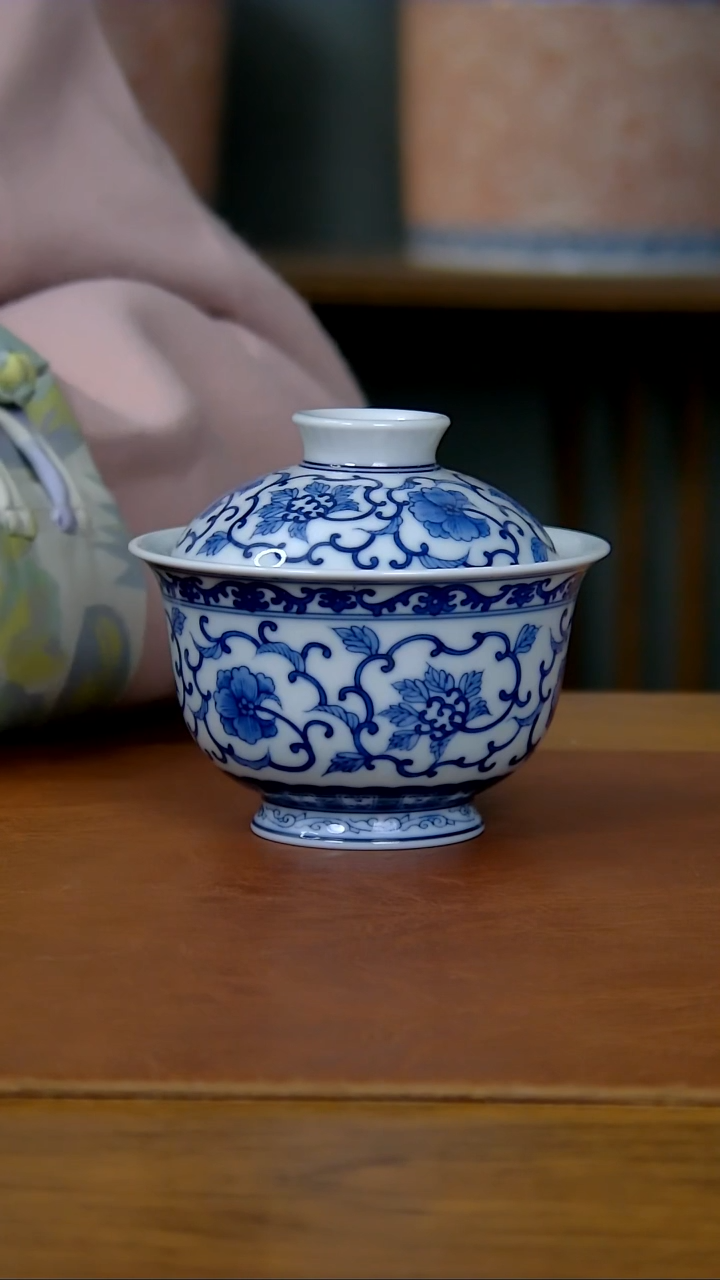 【闪购商品】陶瓷缠枝花卉两才盖碗（柴窑）  