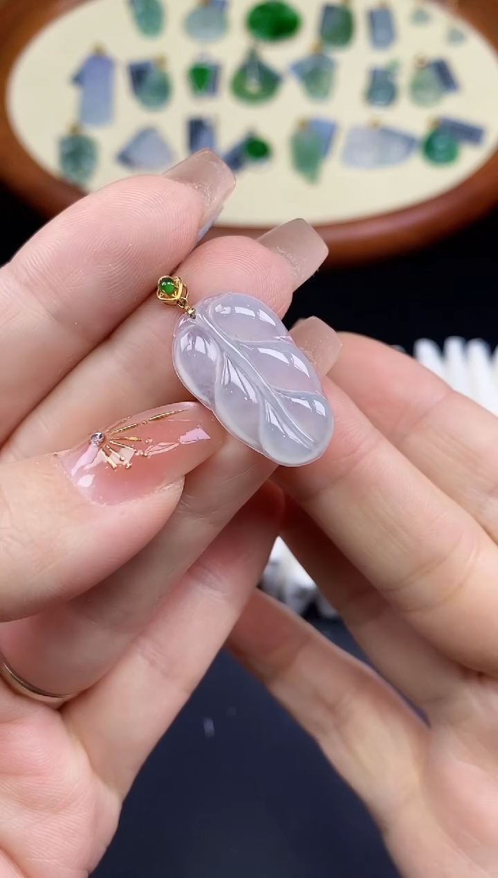 吊坠(不含链)18K金镶嵌翡翠叶子18K金扣镶嵌@@CMT