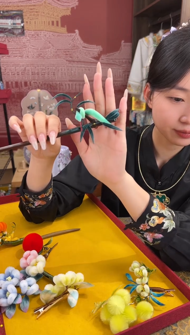 刺绣非遗绒花（发饰）