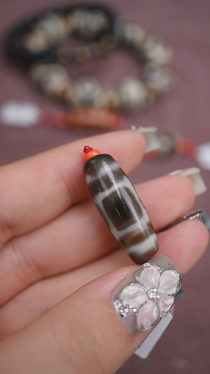 玛瑙/玉髓颈饰未镶嵌蚀花玛瑙珠定制编绳