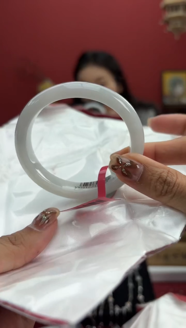 【闪购商品】翡翠手镯（贵妃镯）未镶嵌12手镯