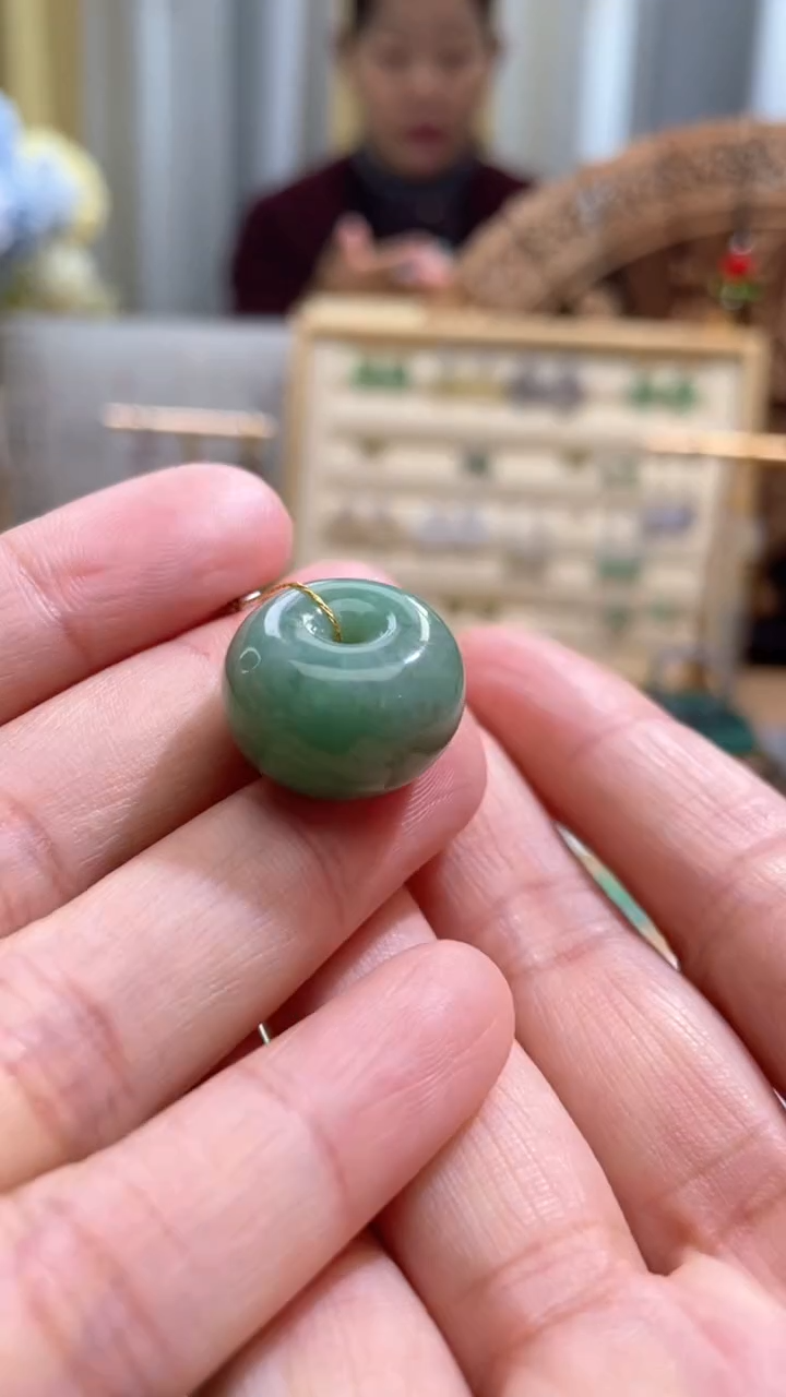 【闪购商品】翡翠颈饰未镶嵌平安扣