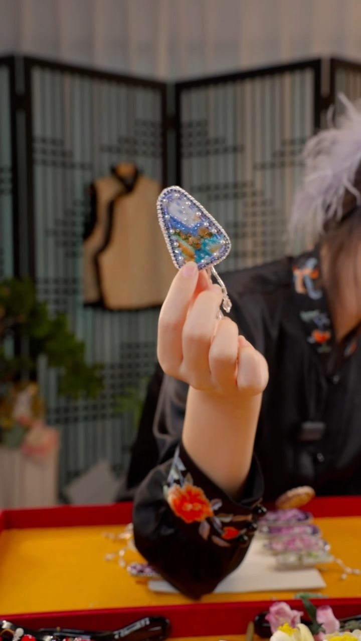 刺绣爱****梨非遗苏绣绒花