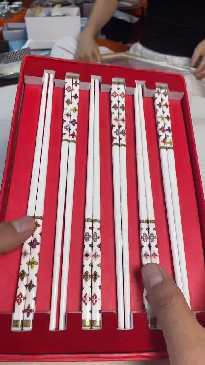 杯鸿辉家品牌瓷器，京东包邮！