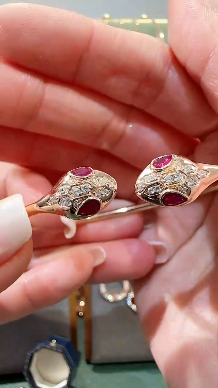 【闪购商品】钻石手镯18K金镶嵌18K金钻石蛇蛇手镯