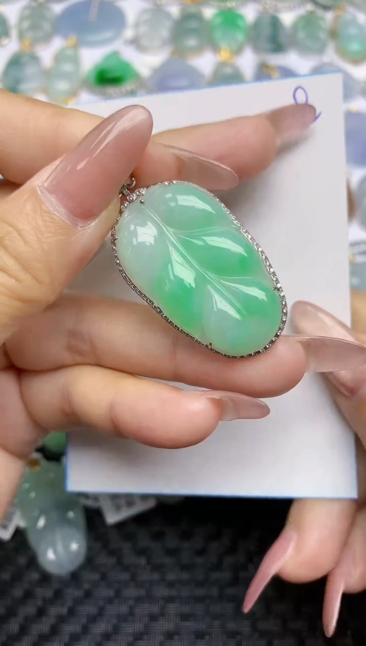 【闪购商品】翡翠颈饰18K金镶嵌天然A货翡翠 82