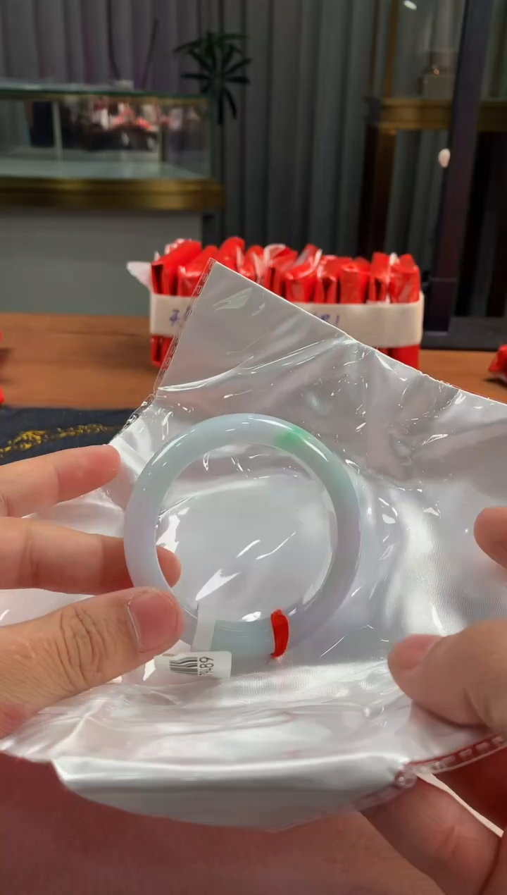 未镶嵌定制翡翠5073毛货不退不换 52-53圈