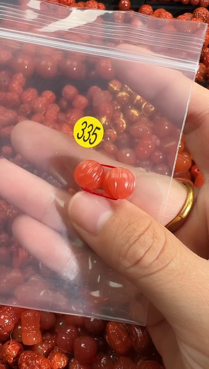 颈饰未镶嵌南红玛瑙1