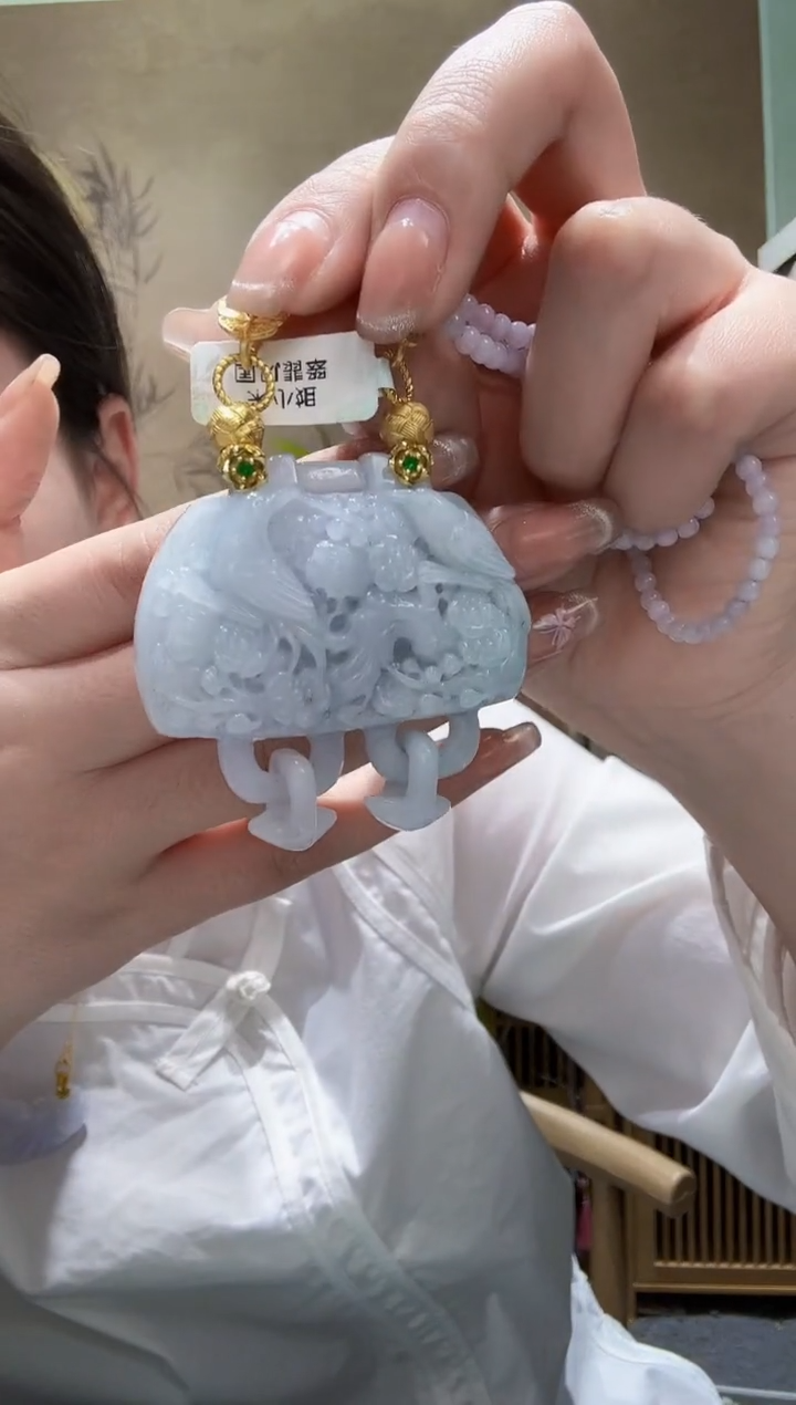 翡翠未镶嵌颈饰吊坠