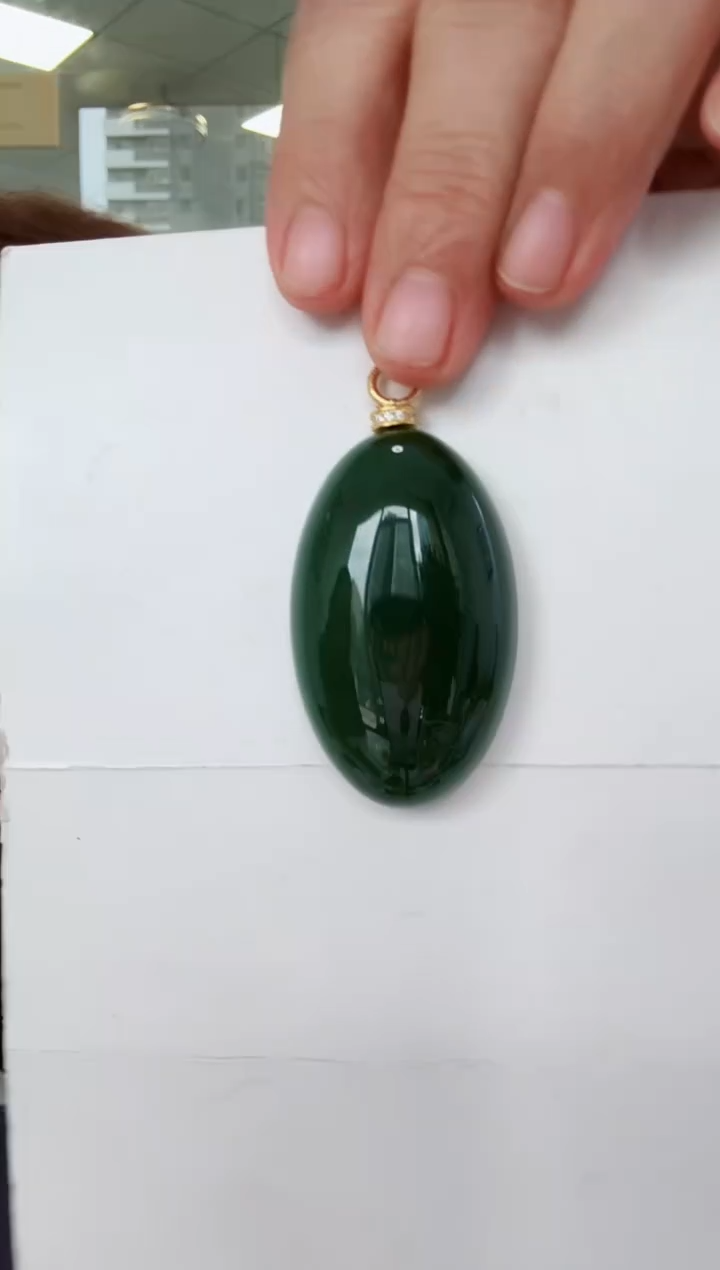 和田玉未镶嵌颈饰吊坠