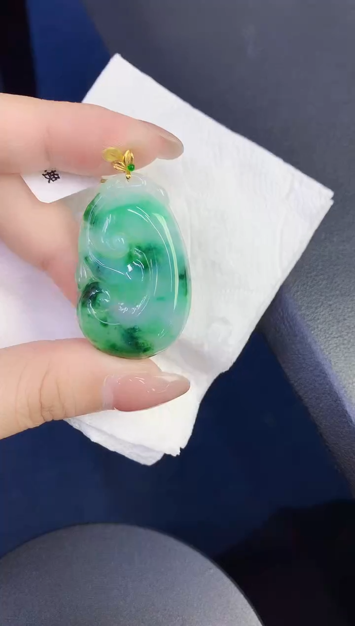 颈饰18K金镶嵌翡翠缅甸天然翡翠A货