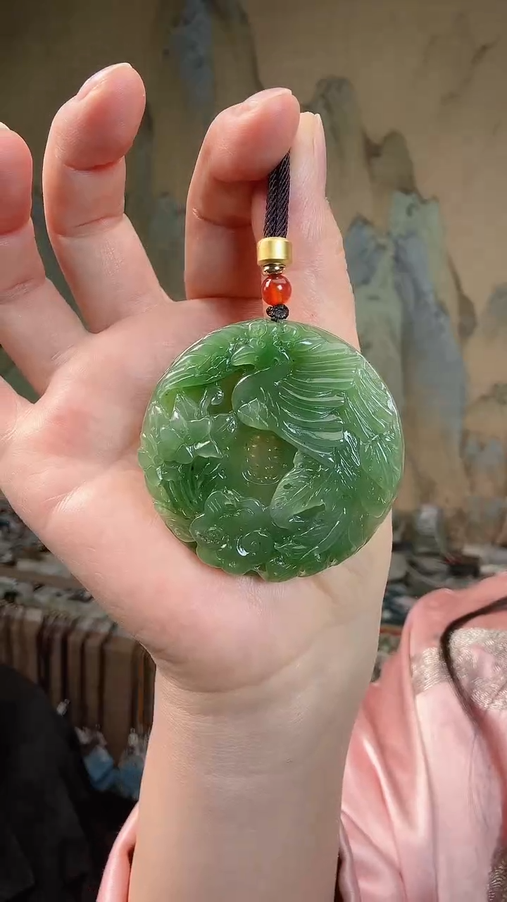 颈饰未镶嵌和田玉.