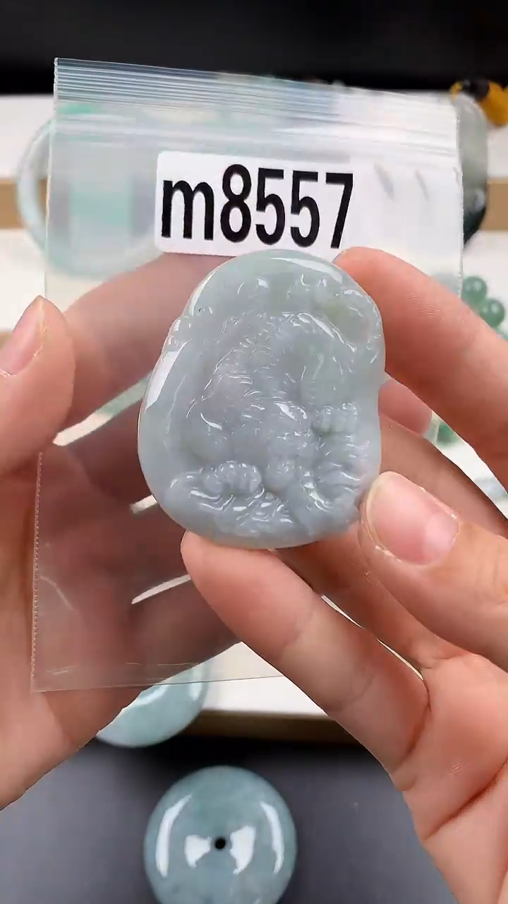 颈饰未镶嵌翡翠天然翡翠吊坠挂件