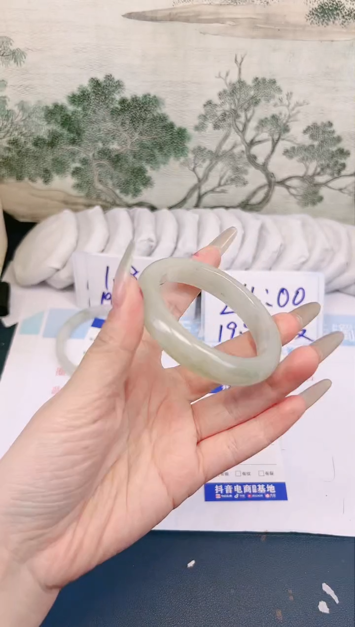 【闪购商品】石英质玉手镯合金140