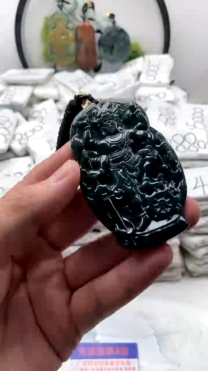【闪购商品】翡翠颈饰未镶嵌不动明王