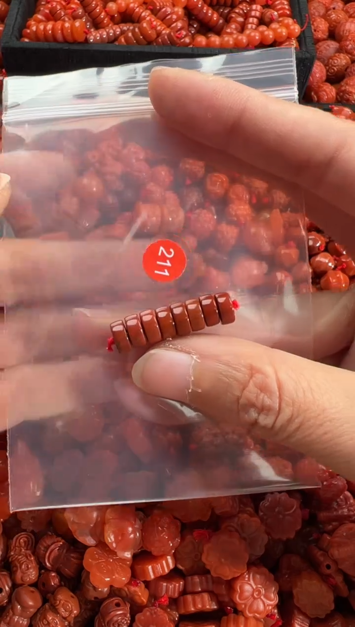 【闪购商品】南红玛瑙未镶嵌颈饰1