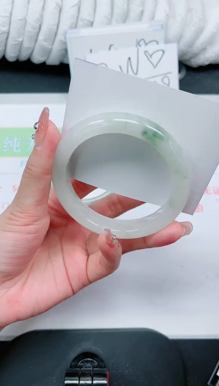 【闪购商品】石英质玉手镯未镶嵌298