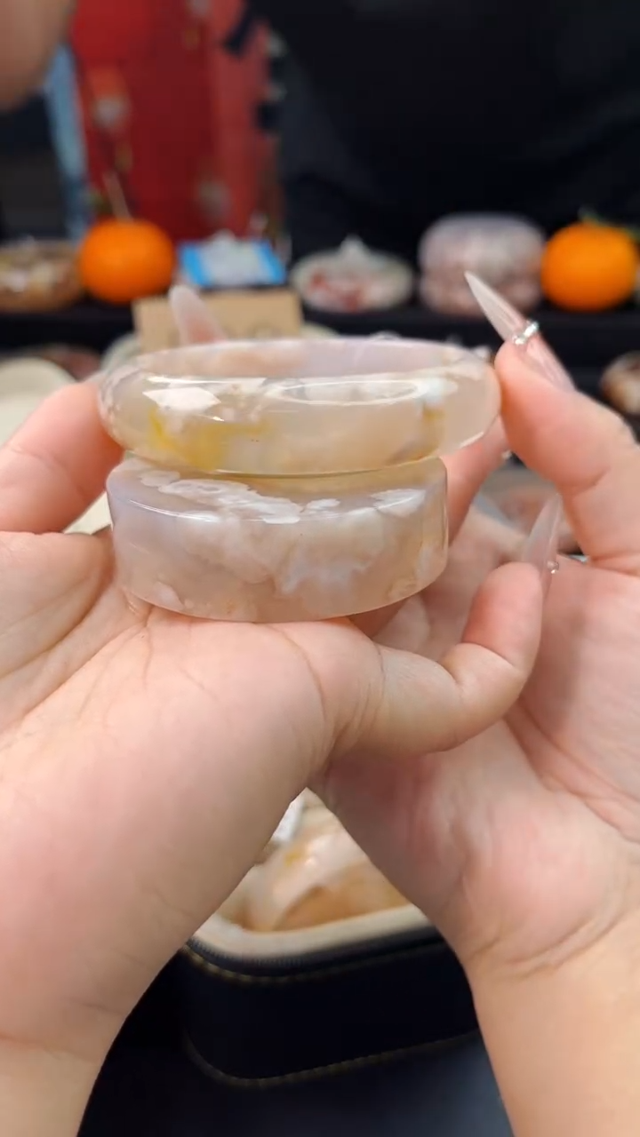 【闪购商品】石英质玉手镯未镶嵌赠送镯心（58圈口）