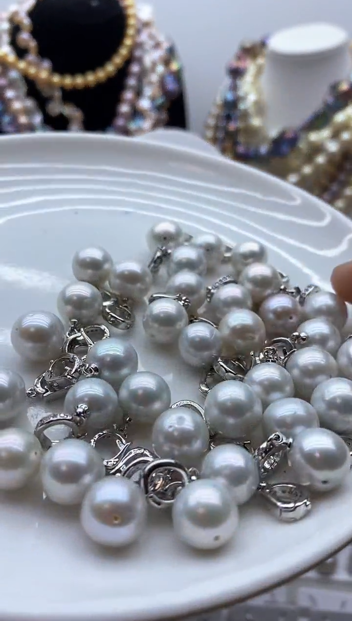 【闪购商品】淡水珍珠颈饰钛钢9