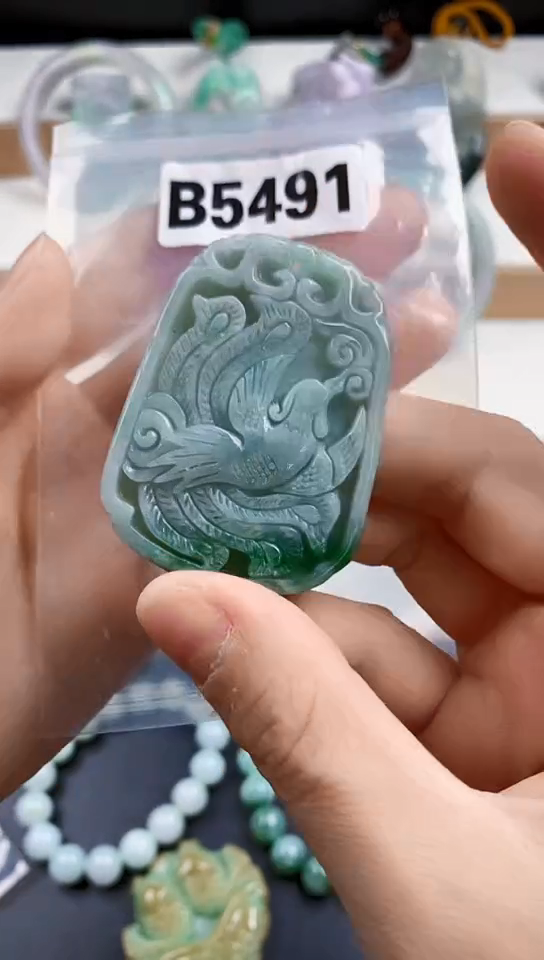 颈饰未镶嵌翡翠天然翡翠吊坠挂件